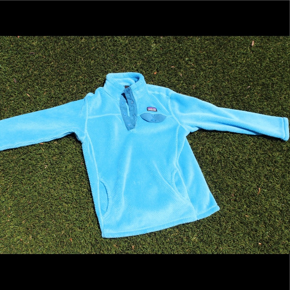 Blue Patagonia pullover!